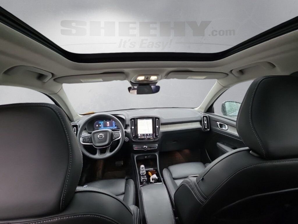 2023 Volvo XC40 B5 Plus Dark Theme Hunt Valley MD