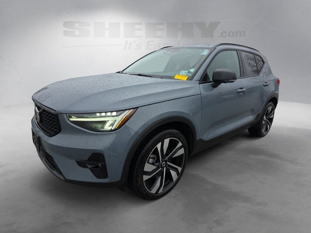 2023 Volvo XC40 B5 Plus Dark Theme Hunt Valley MD
