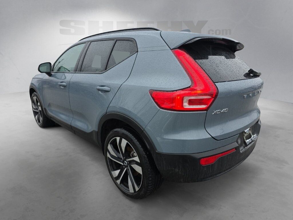 2023 Volvo XC40 B5 Plus Dark Theme Hunt Valley MD