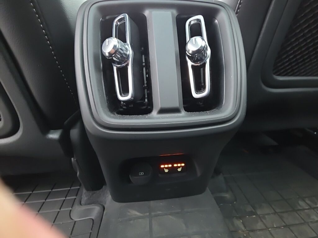 2023 Volvo XC40 B5 Plus Dark Theme Hunt Valley MD