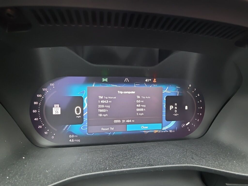 2023 Volvo XC40 B5 Plus Dark Theme Hunt Valley MD