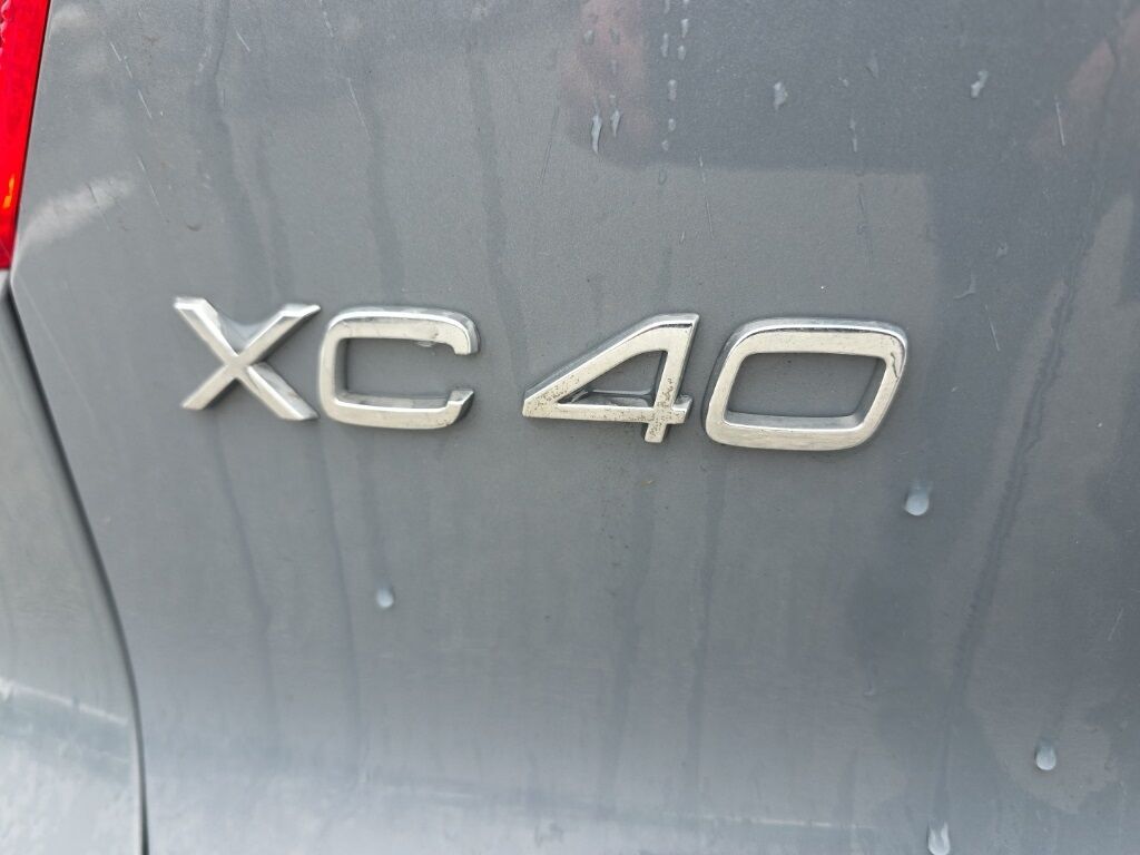 2023 Volvo XC40 B5 Plus Dark Theme Hunt Valley MD