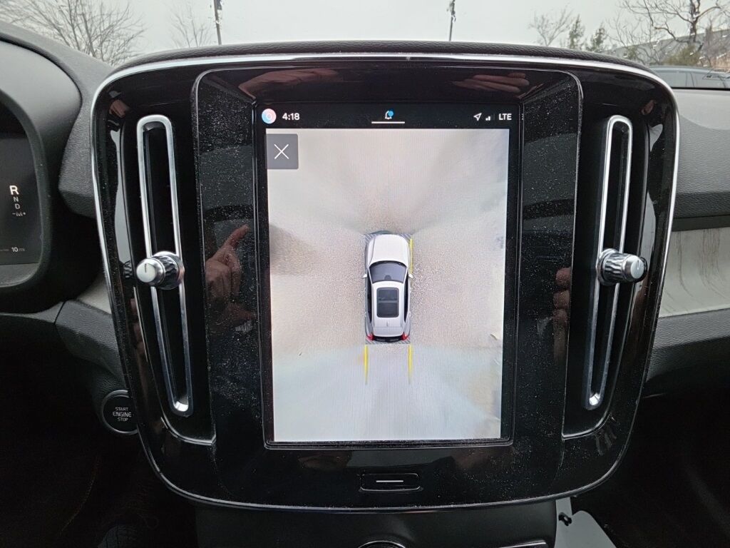 2023 Volvo XC40 B5 Plus Dark Theme Hunt Valley MD