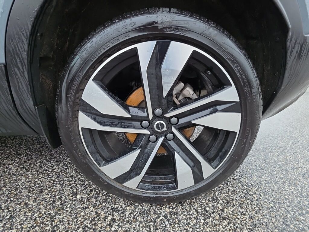 2023 Volvo XC40 B5 Plus Dark Theme Hunt Valley MD