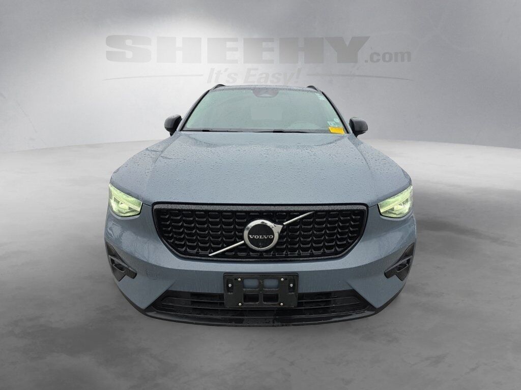 2023 Volvo XC40 B5 Plus Dark Theme Hunt Valley MD