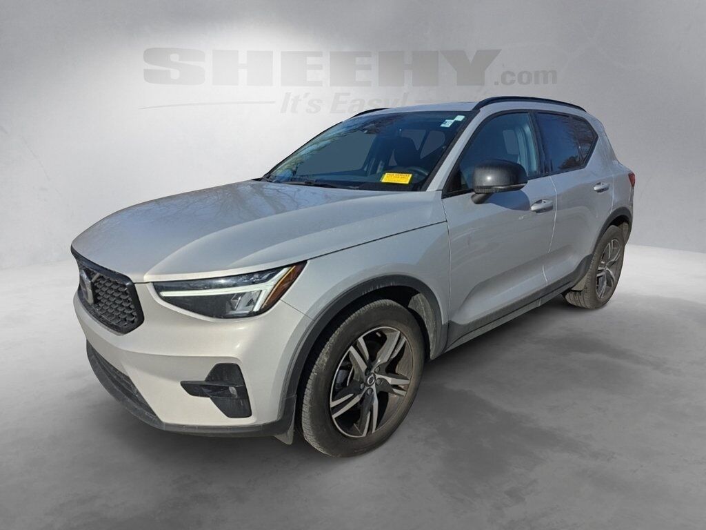 2023 Volvo XC40 B5 Plus Dark Theme Hunt Valley MD