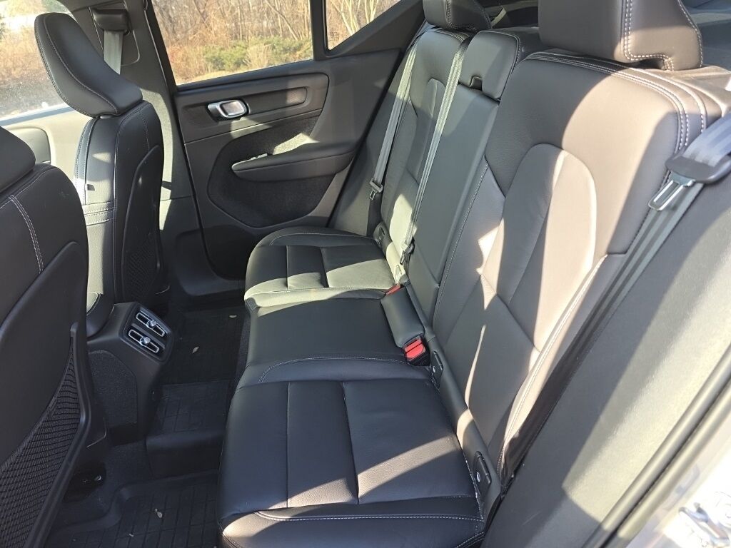 2023 Volvo XC40 B5 Plus Dark Theme Hunt Valley MD