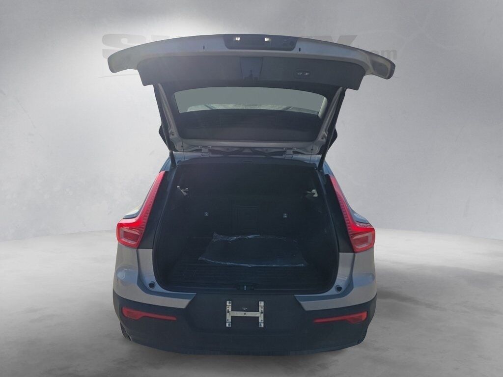 2023 Volvo XC40 B5 Plus Dark Theme Hunt Valley MD