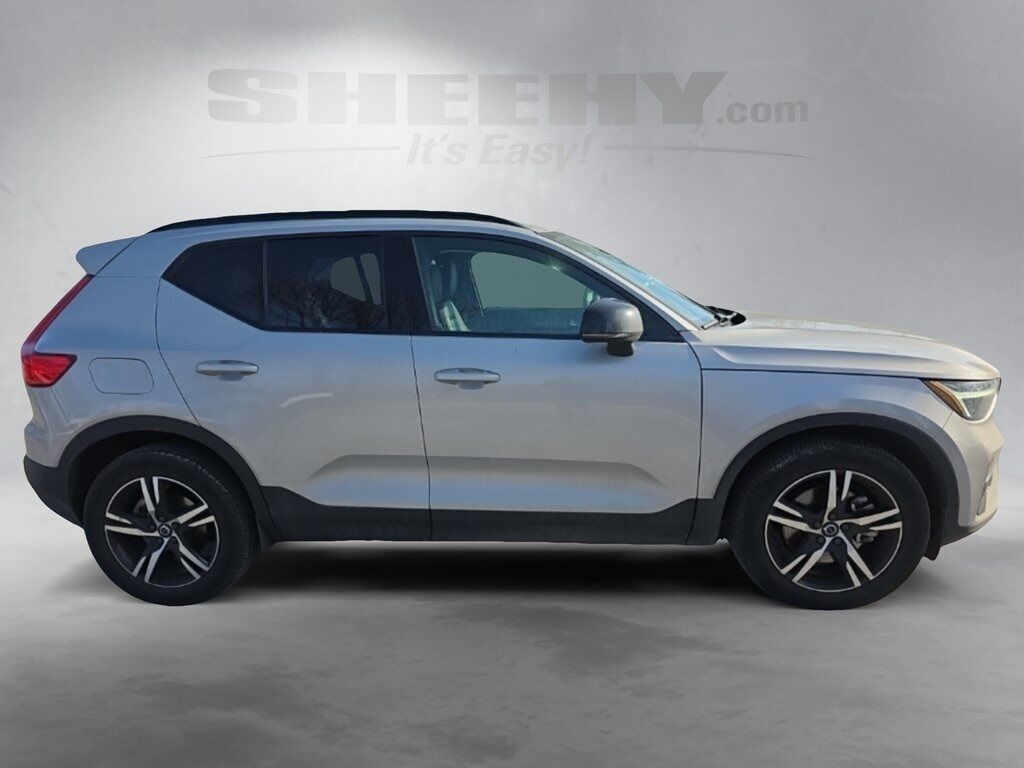 2023 Volvo XC40 B5 Plus Dark Theme Hunt Valley MD