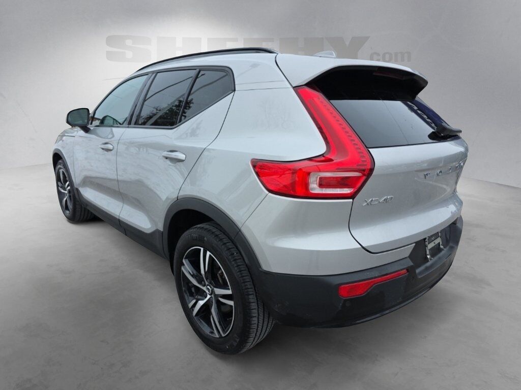 2023 Volvo XC40 B5 Plus Dark Theme Hunt Valley MD