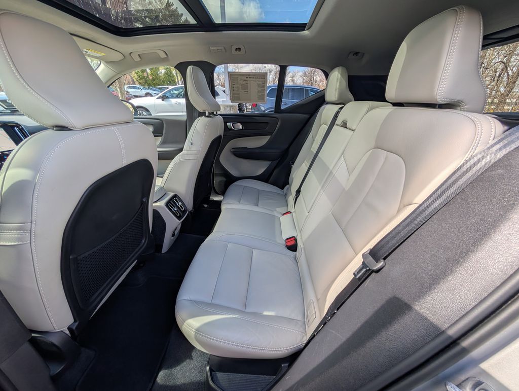 2023 Volvo XC40 B5 Plus Dark Theme Hunt Valley MD