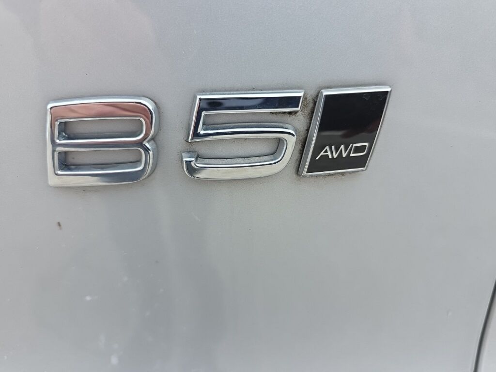 2023 Volvo XC40 B5 Plus Dark Theme Hunt Valley MD