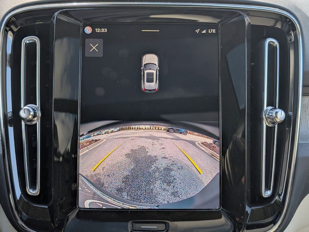 2023 Volvo XC40 B5 Plus Dark Theme Hunt Valley MD