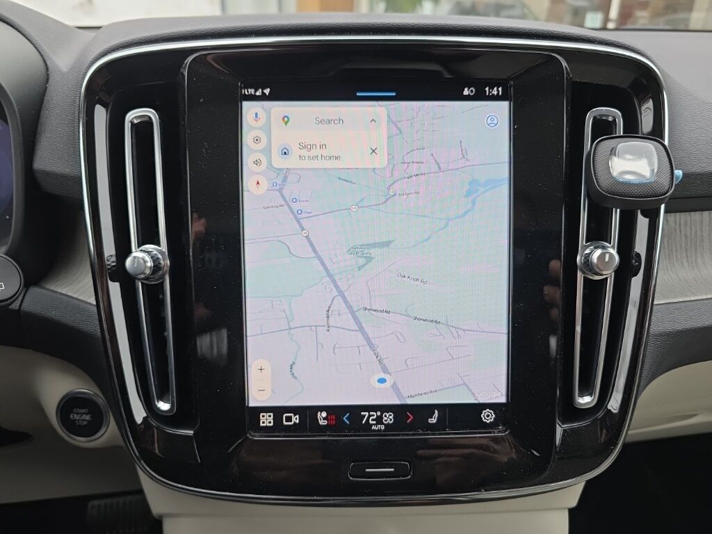 2023 Volvo XC40 B5 Plus Dark Theme Hunt Valley MD