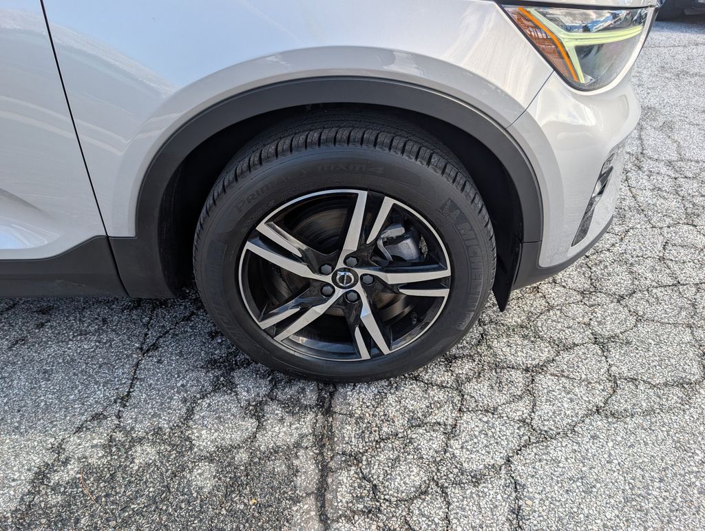 2023 Volvo XC40 B5 Plus Dark Theme Hunt Valley MD