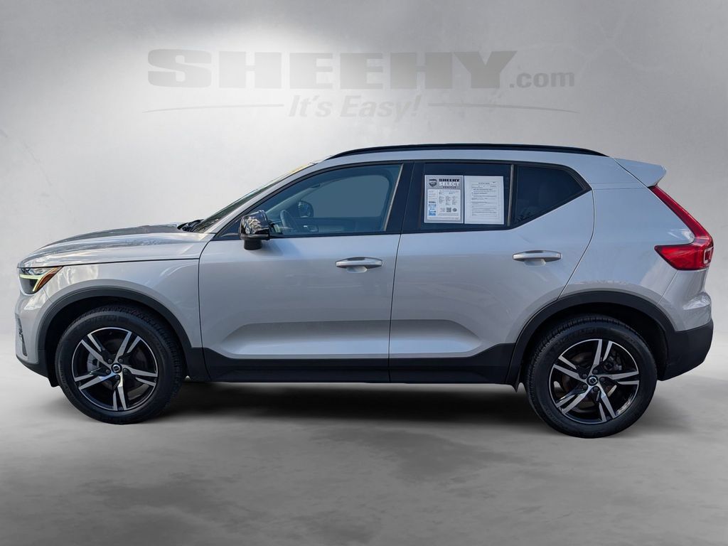 2023 Volvo XC40 B5 Plus Dark Theme Hunt Valley MD