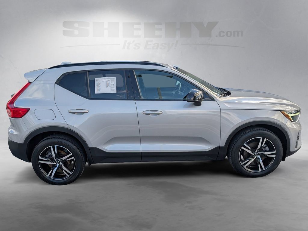 2023 Volvo XC40 B5 Plus Dark Theme Hunt Valley MD