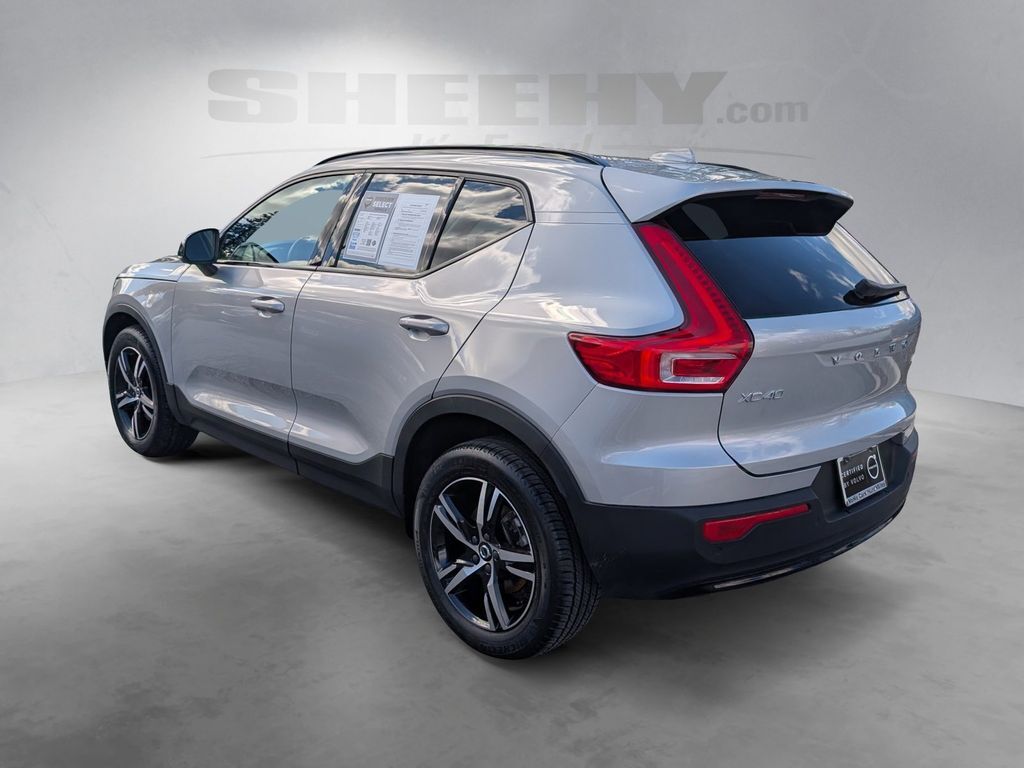 2023 Volvo XC40 B5 Plus Dark Theme Hunt Valley MD