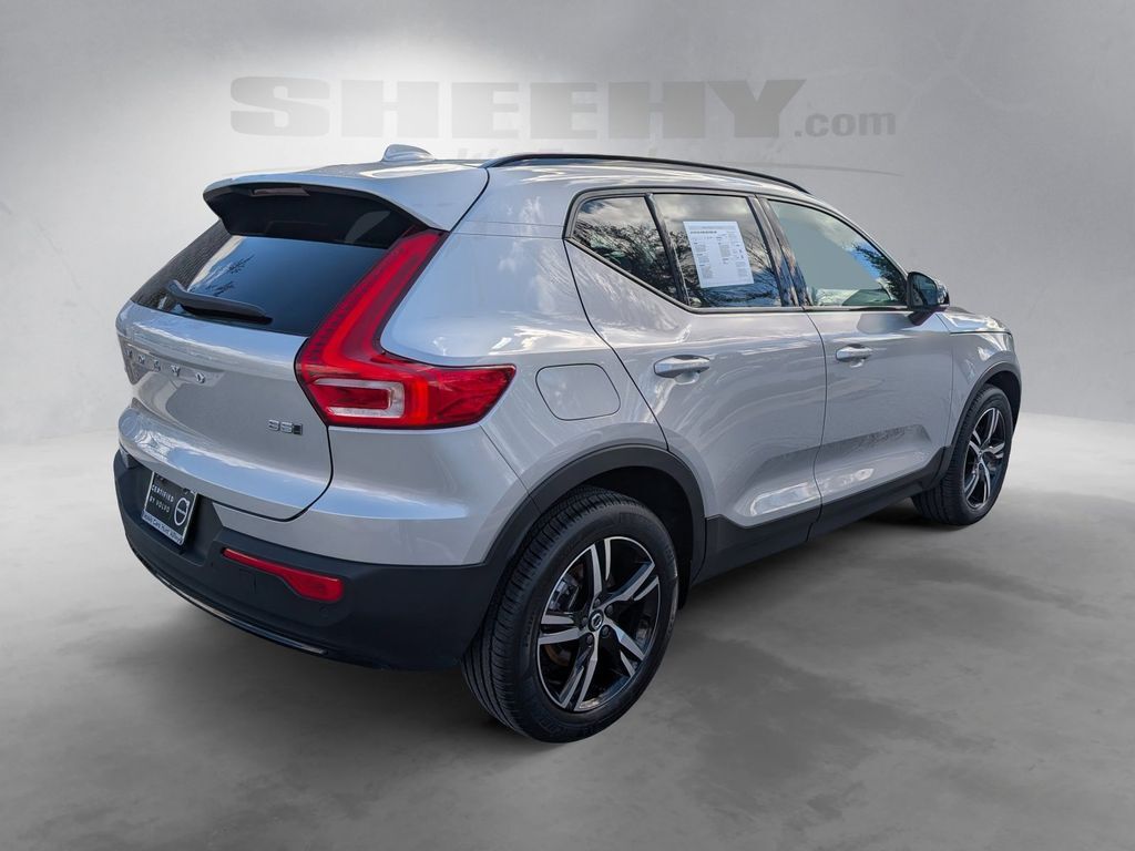 2023 Volvo XC40 B5 Plus Dark Theme Hunt Valley MD
