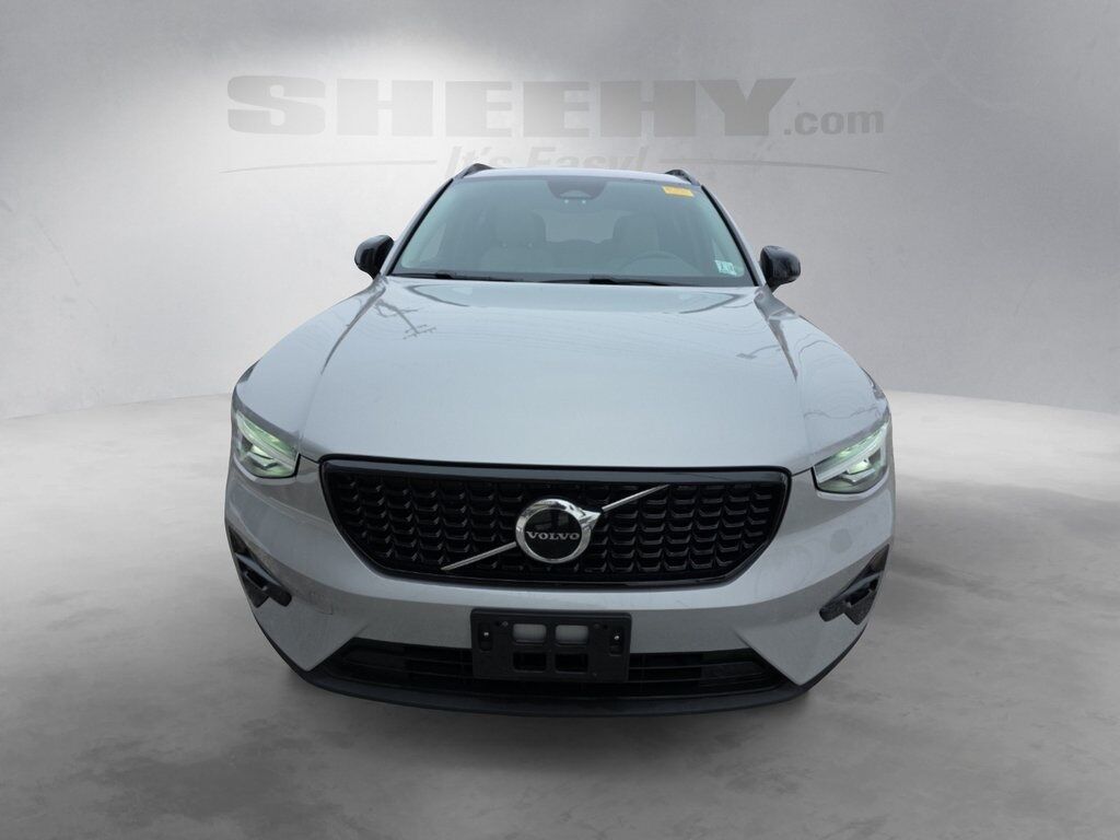 2023 Volvo XC40 B5 Plus Dark Theme Hunt Valley MD