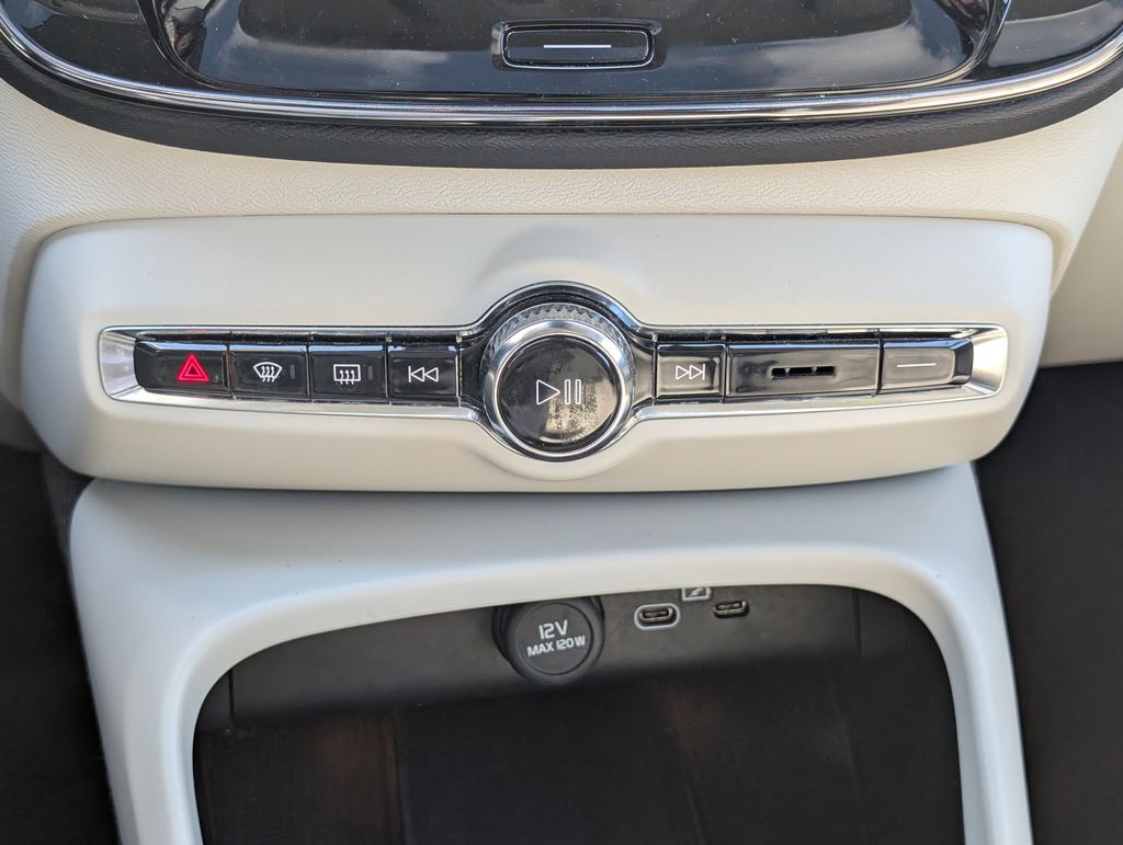 2023 Volvo XC40 B5 Plus Dark Theme Hunt Valley MD