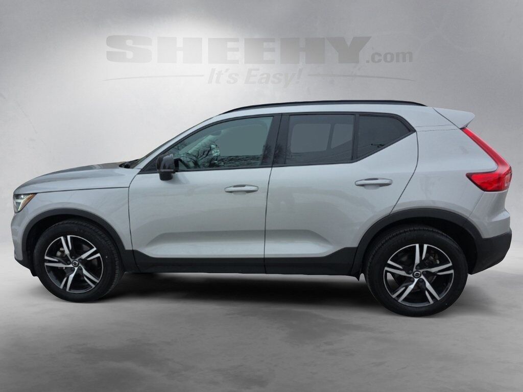 2023 Volvo XC40 B5 Plus Dark Theme Hunt Valley MD