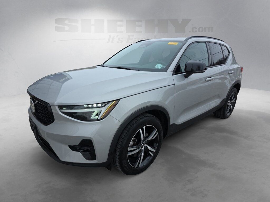 2023 Volvo XC40 B5 Plus Dark Theme Hunt Valley MD