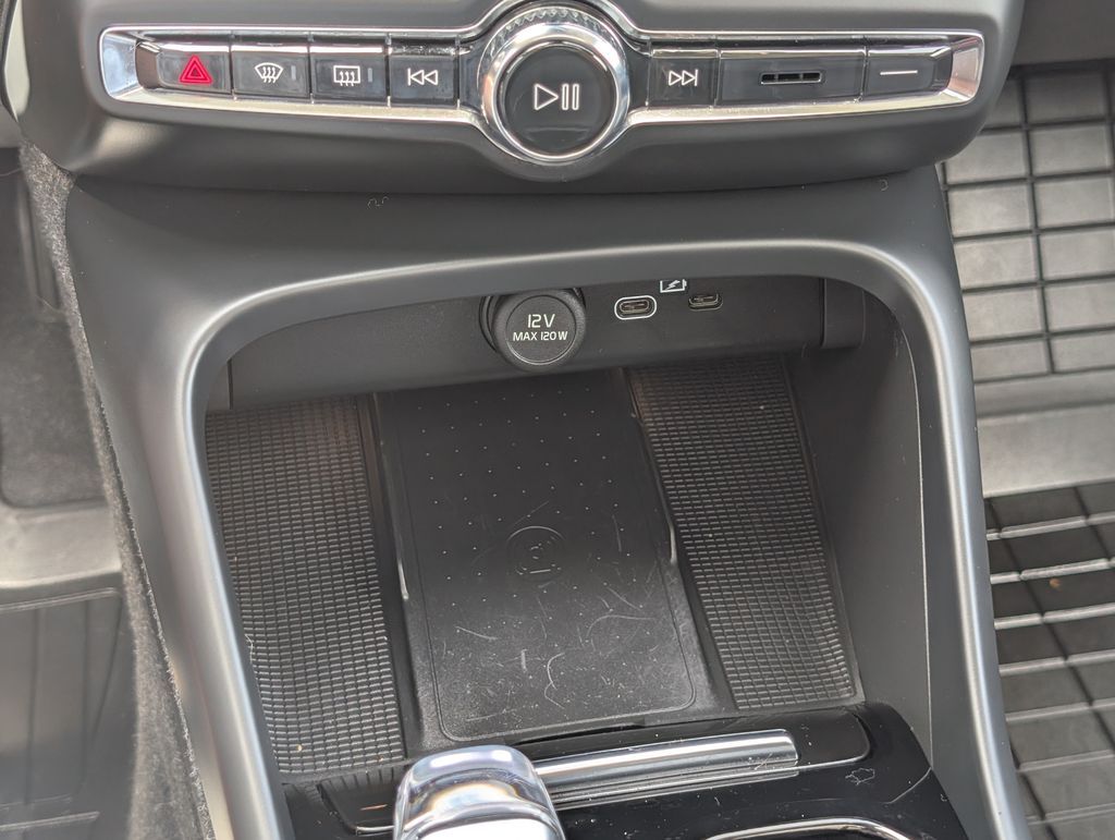 2023 Volvo XC40 B5 Plus Dark Theme Hunt Valley MD