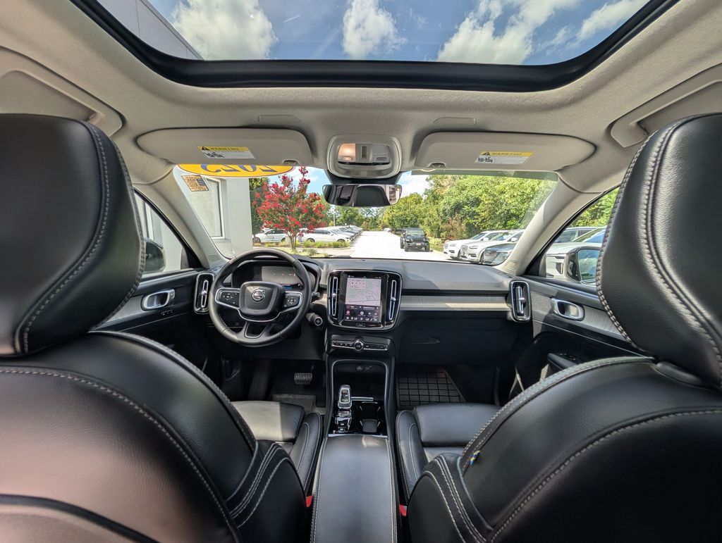 2023 Volvo XC40 B5 Plus Dark Theme Hunt Valley MD