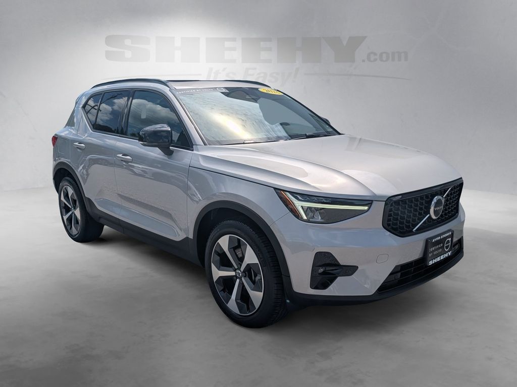 2023 Volvo XC40 B5 Plus Dark Theme Hunt Valley MD