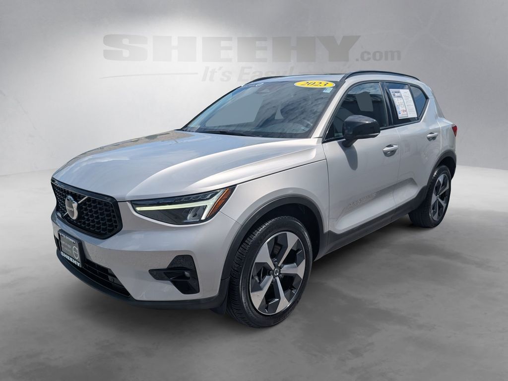 2023 Volvo XC40 B5 Plus Dark Theme Hunt Valley MD