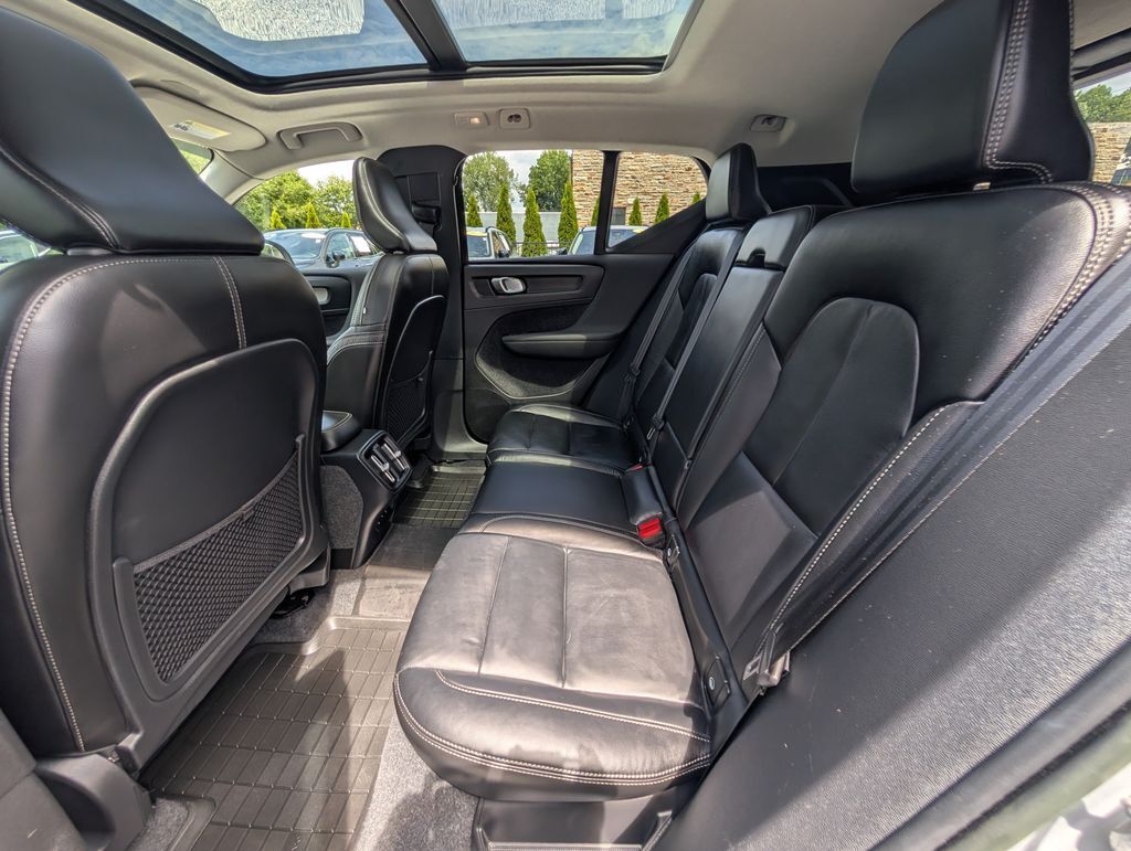 2023 Volvo XC40 B5 Plus Dark Theme Hunt Valley MD