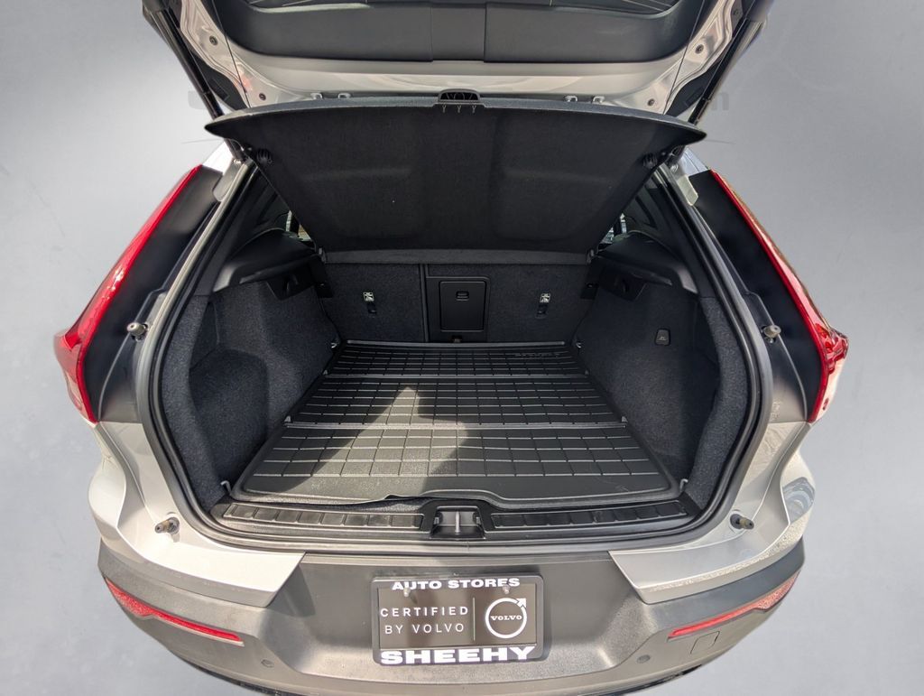 2023 Volvo XC40 B5 Plus Dark Theme Hunt Valley MD