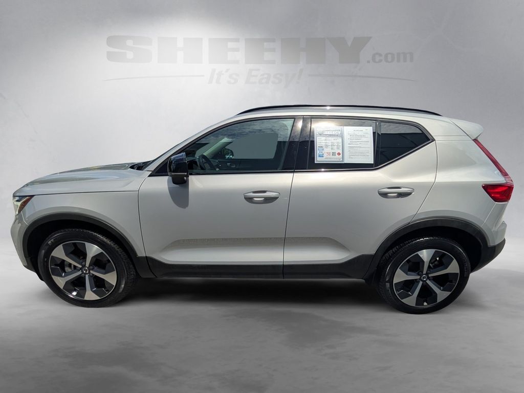 2023 Volvo XC40 B5 Plus Dark Theme Hunt Valley MD