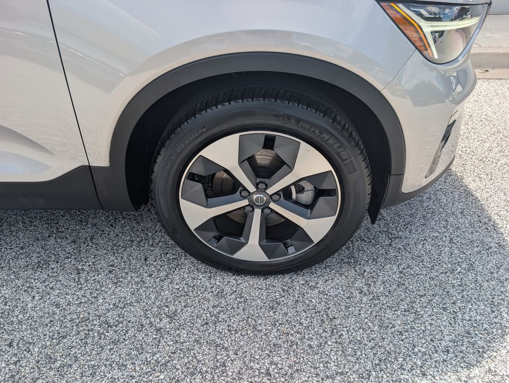 2023 Volvo XC40 B5 Plus Dark Theme Hunt Valley MD