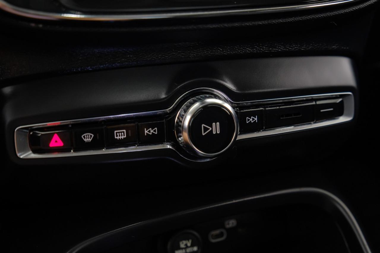 2023 Volvo XC40 B5 ULTIMATE BRIGHT THEME AWD BLIND SPOT ASSIST NAVIGATION SUNROO Carrollton TX