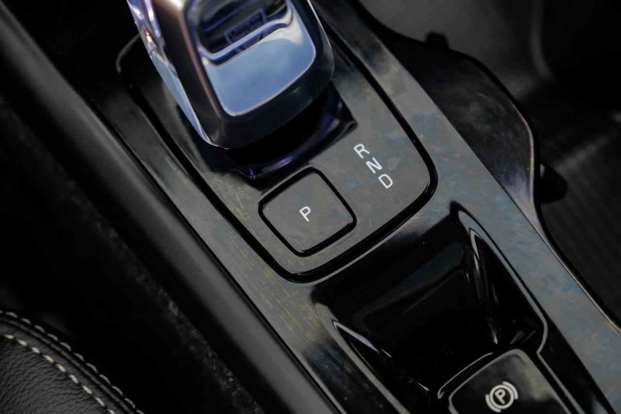 2023 Volvo XC40 B5 ULTIMATE BRIGHT THEME AWD BLIND SPOT ASSIST NAVIGATION SUNROO Carrollton TX