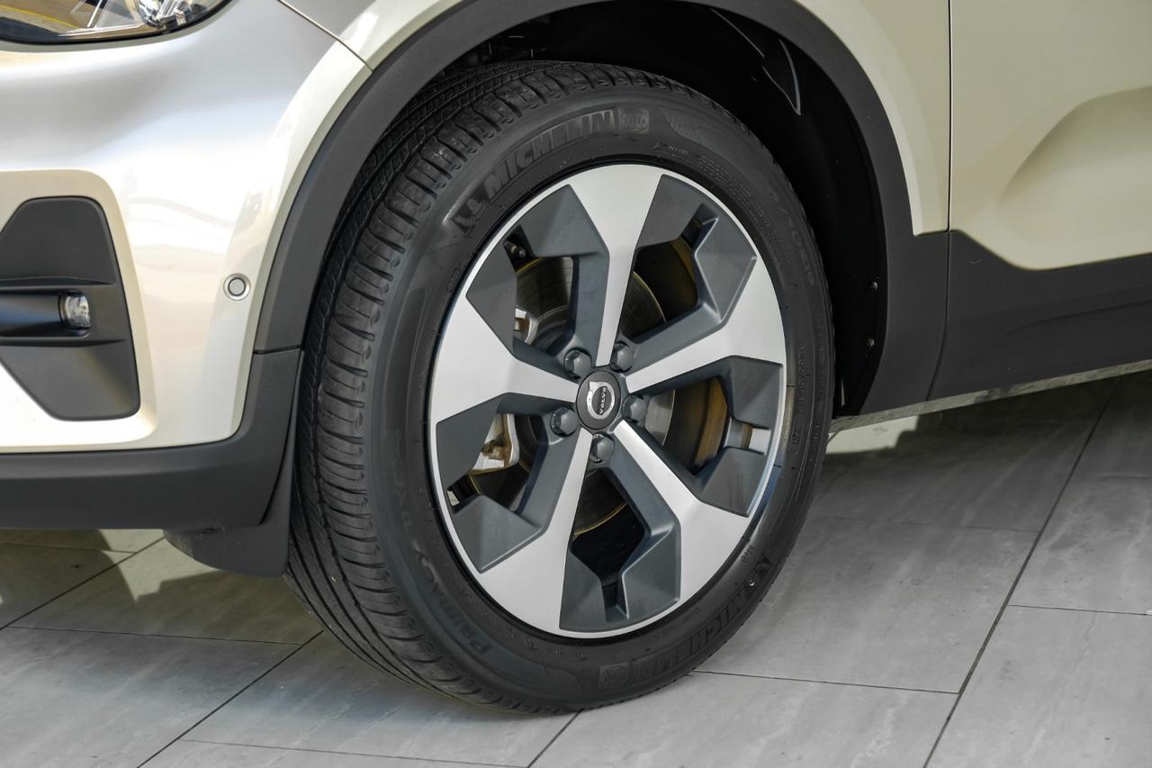 2023 Volvo XC40 B5 ULTIMATE BRIGHT THEME AWD BLIND SPOT ASSIST NAVIGATION SUNROO Carrollton TX