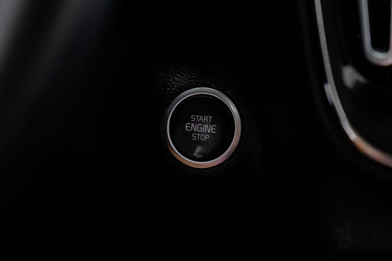 2023 Volvo XC40 B5 ULTIMATE BRIGHT THEME AWD BLIND SPOT ASSIST NAVIGATION SUNROO Carrollton TX