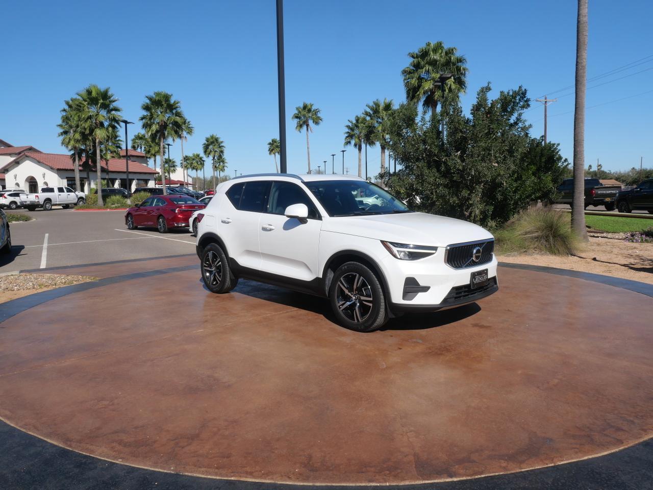 2023 Volvo XC40