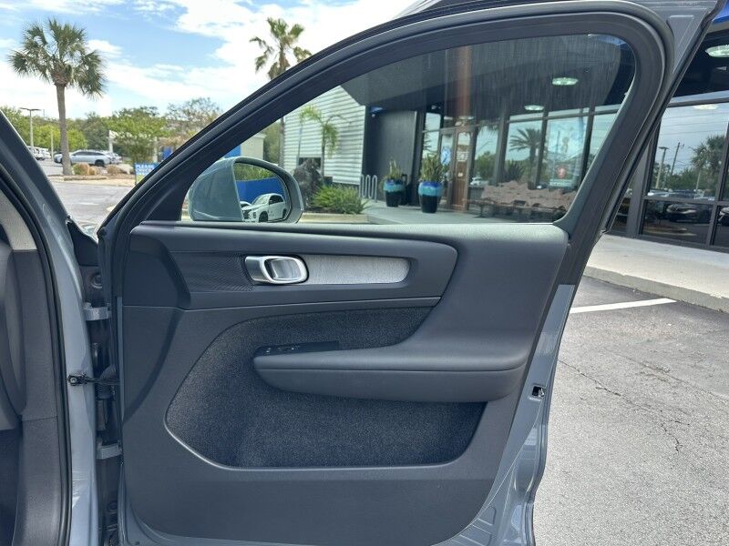 2023 Volvo XC40 Plus Bright Theme Jacksonville FL