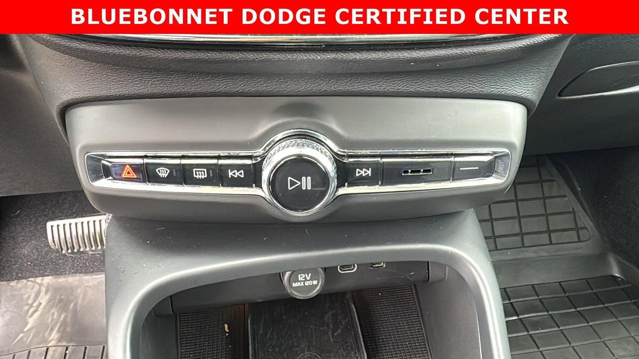 2023 Volvo XC40 Plus Bright Theme New Braunfels TX