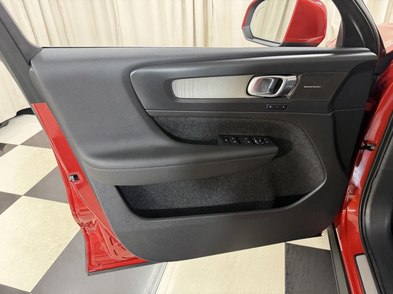 2023 Volvo XC40 Plus Bright Theme Annapolis MD