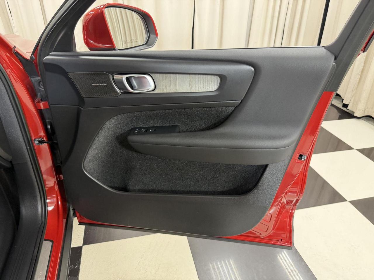 2023 Volvo XC40 Plus Bright Theme Annapolis MD