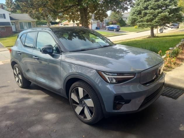 2023 Volvo XC40 Recharge P8 Twin Engine PLUS w/High Performance Audio, 360 Cam, Pano Roof, 4 Heated Seats & Wheel Portland OR