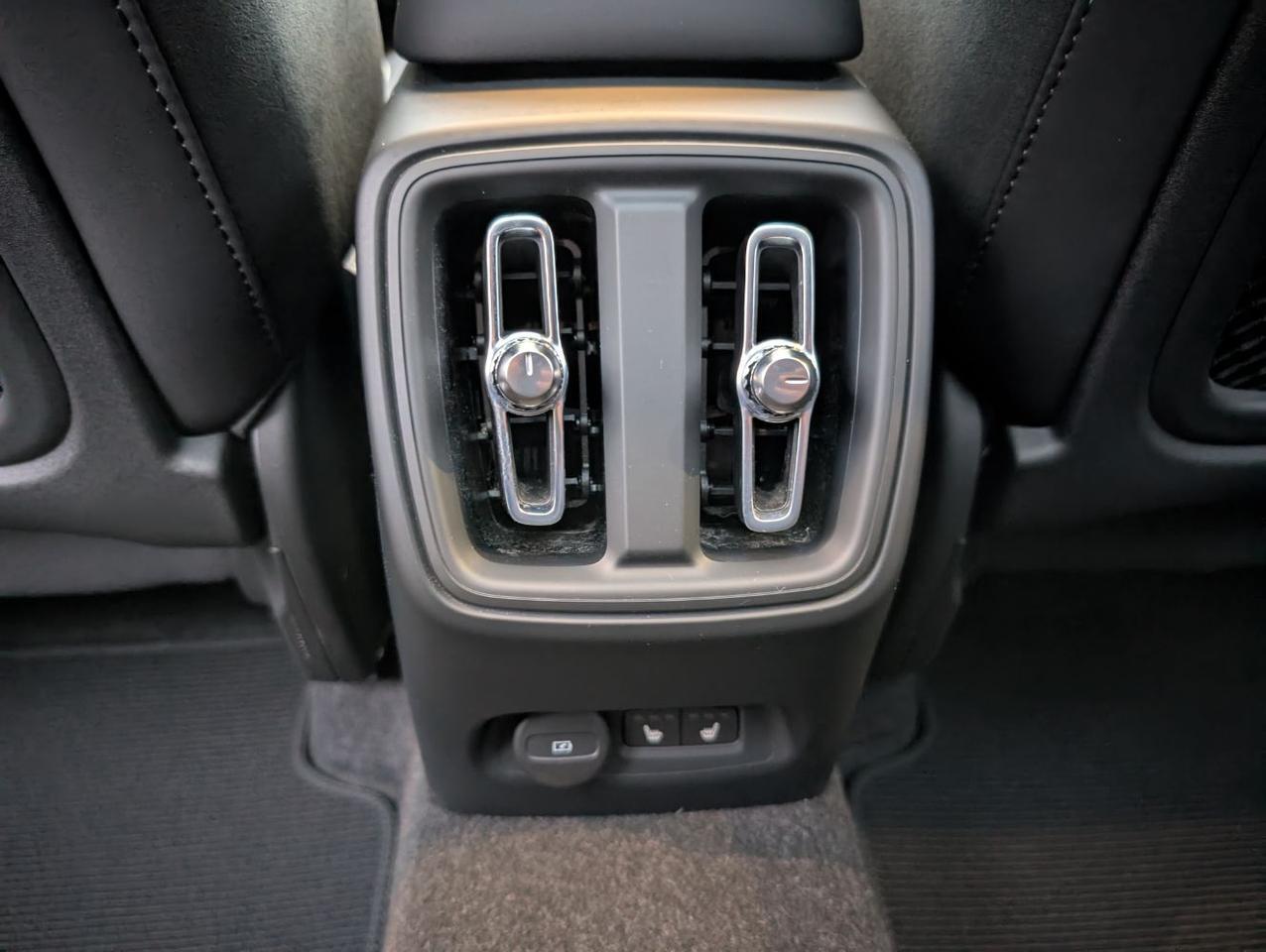 2023 Volvo XC40 Recharge P8 Twin Engine ULTIMATE w/Harman Kardon, Pilot Assist, 360 Cam, 4 Heated Seats & Wheel Portland OR