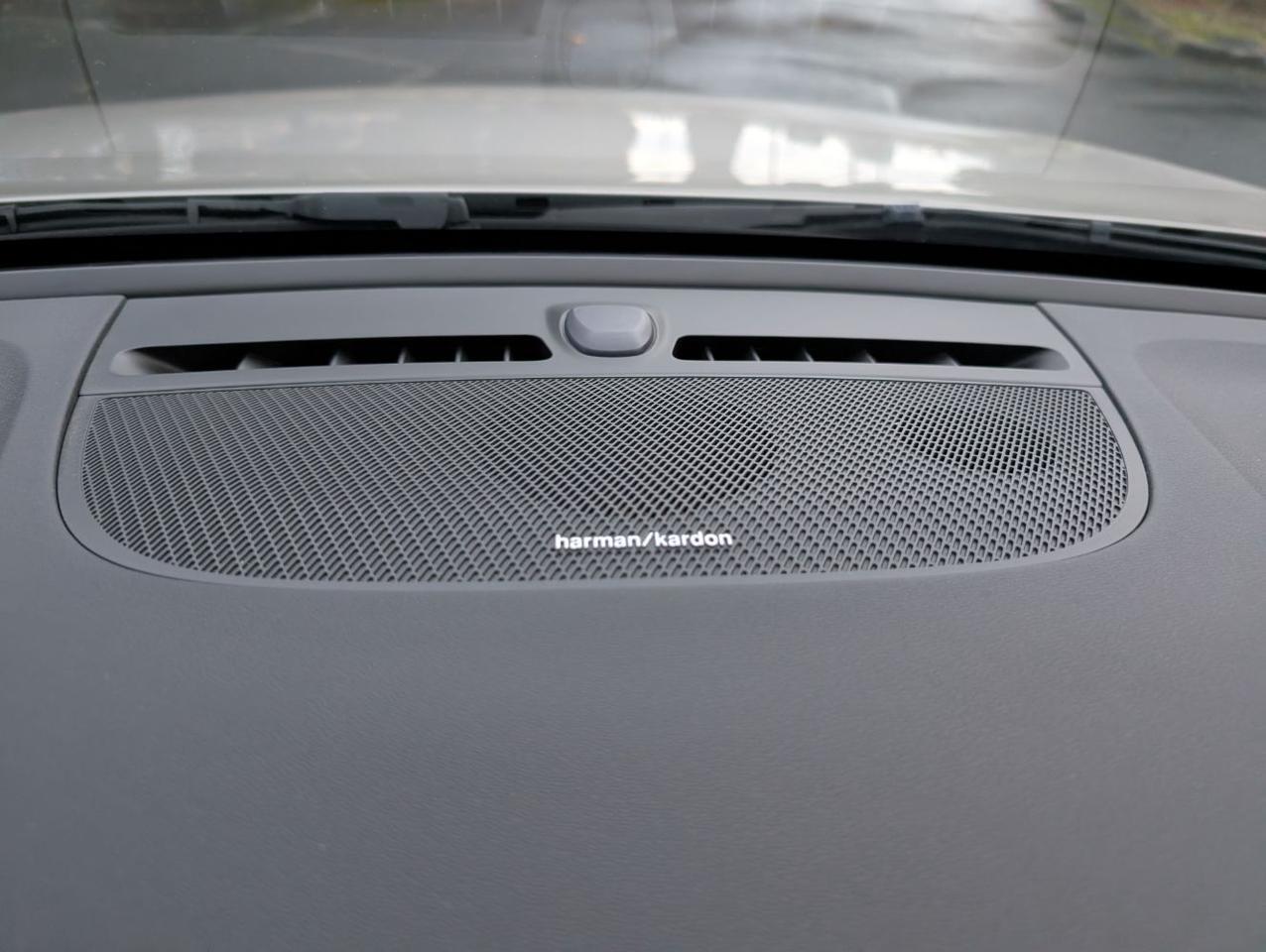 2023 Volvo XC40 Recharge P8 Twin Engine ULTIMATE w/Harman Kardon, Pilot Assist, 360 Cam, 4 Heated Seats & Wheel Portland OR