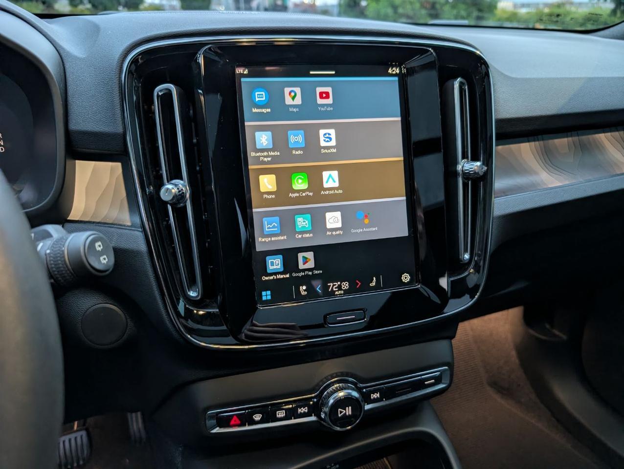 2023 Volvo XC40 Recharge P8 Twin Engine ULTIMATE w/Harman Kardon, Pilot Assist, 360 Cam, 4 Heated Seats & Wheel Portland OR