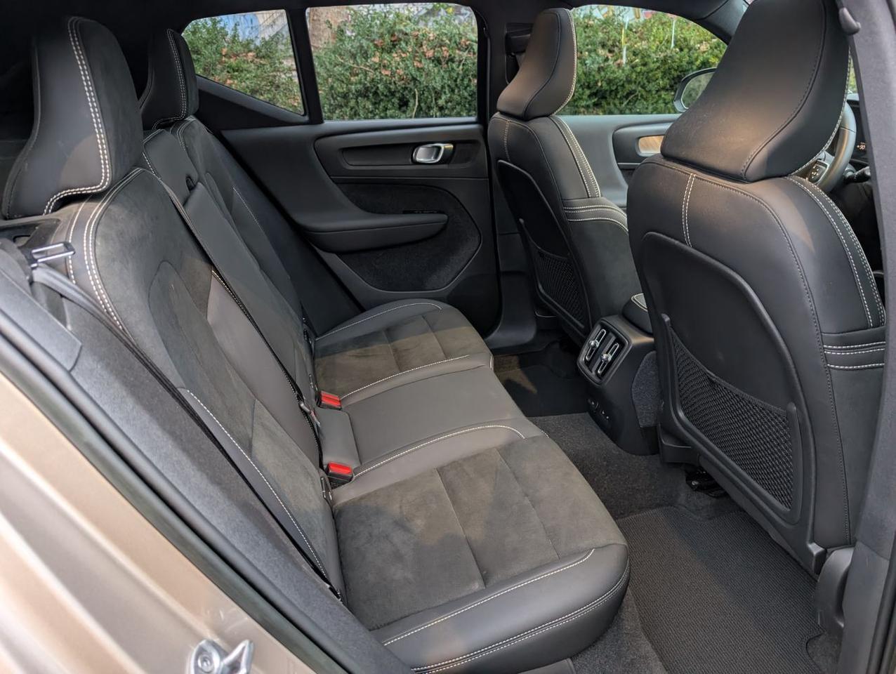 2023 Volvo XC40 Recharge P8 Twin Engine ULTIMATE w/Harman Kardon, Pilot Assist, 360 Cam, 4 Heated Seats & Wheel Portland OR