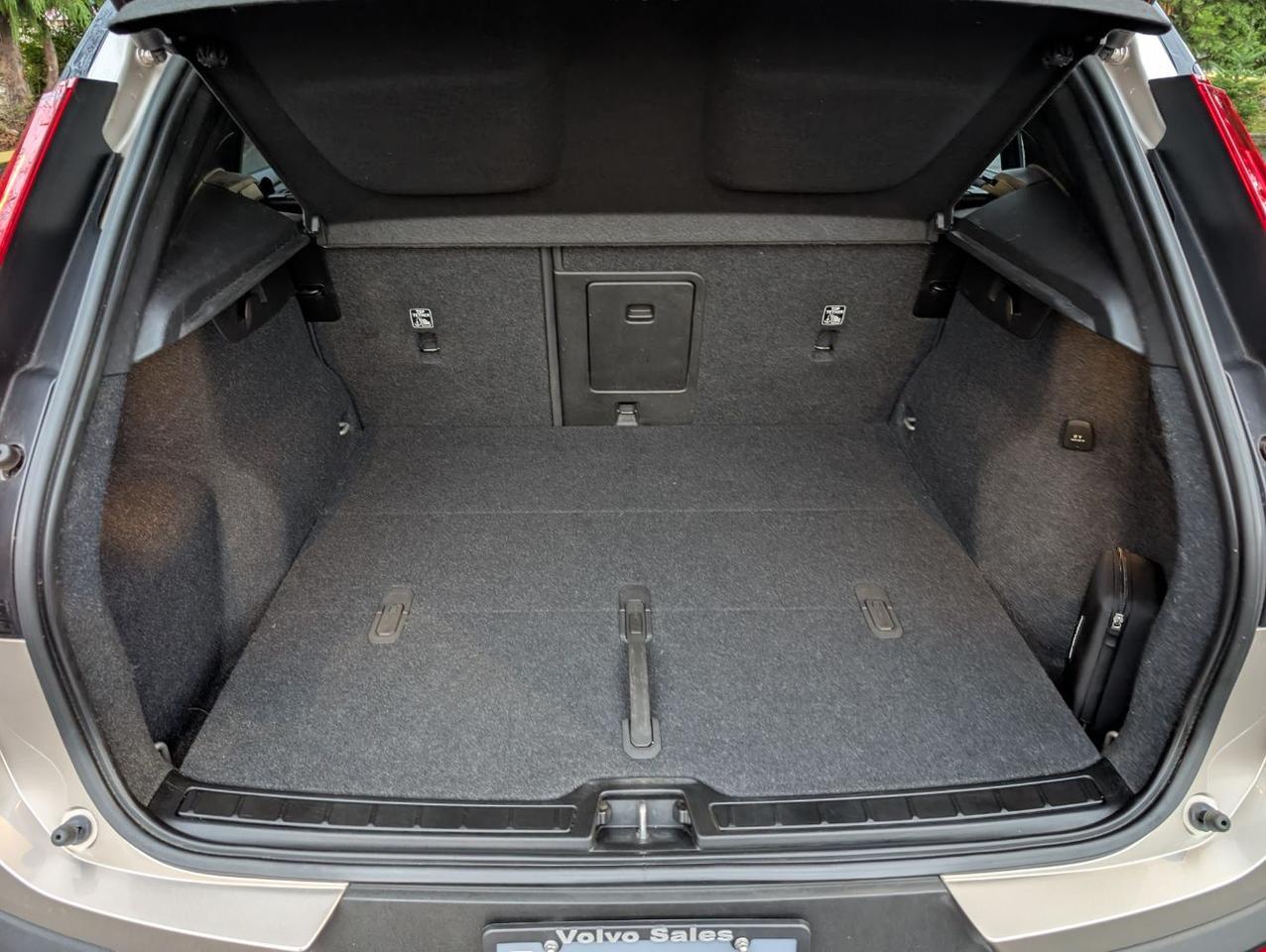 2023 Volvo XC40 Recharge P8 Twin Engine ULTIMATE w/Harman Kardon, Pilot Assist, 360 Cam, 4 Heated Seats & Wheel Portland OR